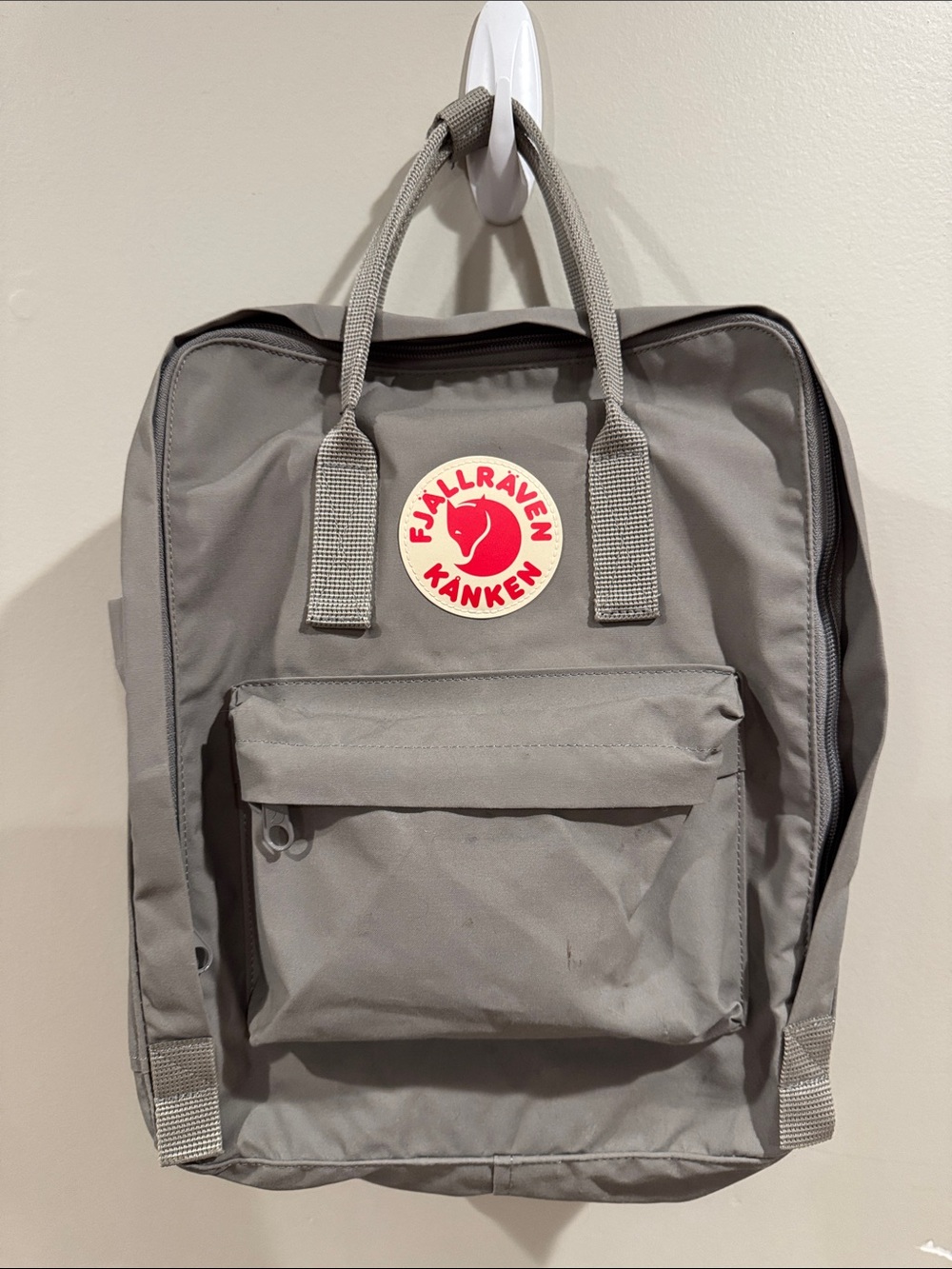 Fjallraven Kanken Everyday Outdoor Backpack in Fog - Gray